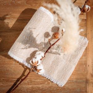 CHEMIN DE TABLE CHEVRONS JUTE TISSE 30CMX5M