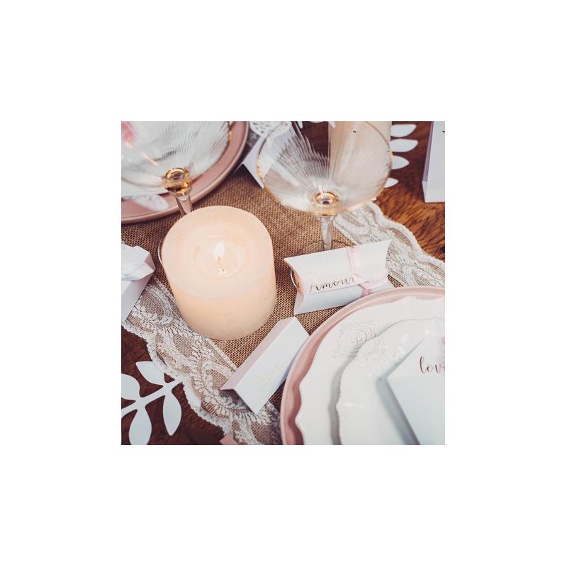 CHEMIN DE TABLE JUTE BORDEE DE DENTELLE 28CMX3M