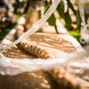 CHEMIN DE TABLE JUTE ET DENTELLE 36CM X5M