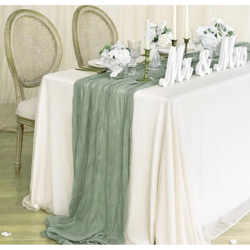 Chemin de table gaze de coton vert sauge 4m x 0,90 m