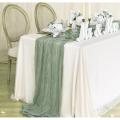 Chemin de table gaze de coton vert sauge 4m x 0,90 m