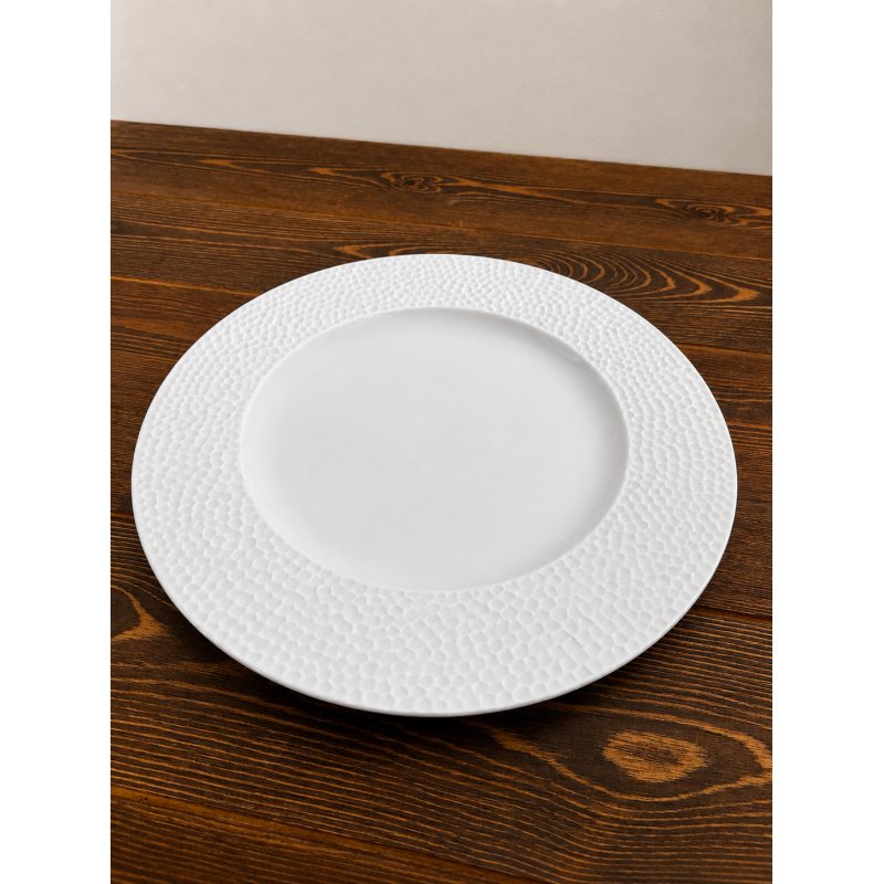 Assiette plate Martelée Ø27cm - grande surface utile